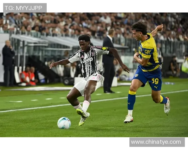 德甲激战巴黎圣日耳曼小胜巴萨争议判罚引发全场热议