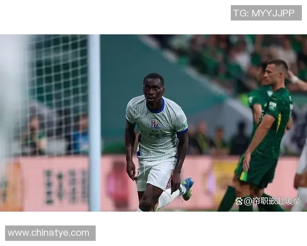 中超激战：多特蒙德大胜那不勒斯帽子戏法引发转会热议