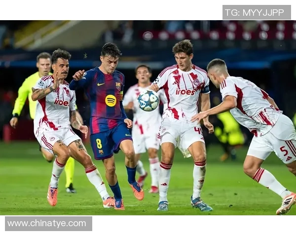 欧冠激战：多特蒙德与那不勒斯战成平局补时进球引发全场狂欢