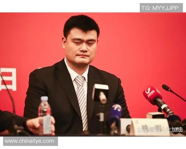 姚明与曹可凡携手登场共话篮球与人生的精彩瞬间 姚明与曹可凡携手登场共话篮球与人生的精彩瞬间