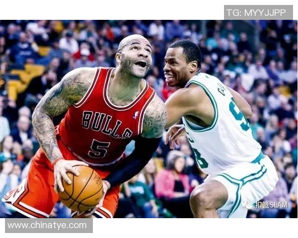 姚明背人扣篮精彩瞬间展现巨星风采与篮球魅力的完美结合