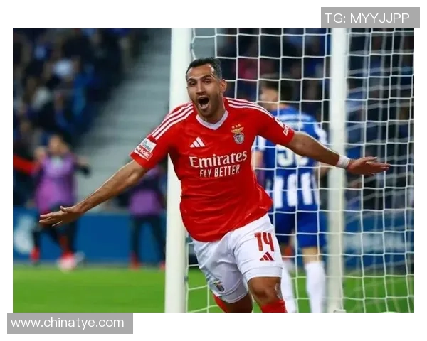 曼联逆袭本菲卡全场沸腾帽子戏法成比赛转折点分析