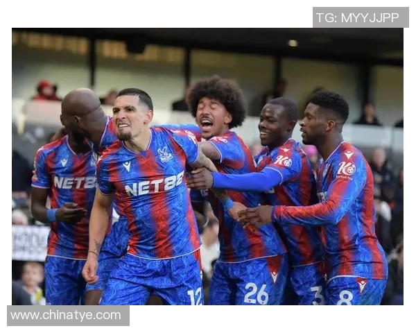 欧联杯激战巴萨在补时阶段逆转热刺引发争议判罚全场沸腾