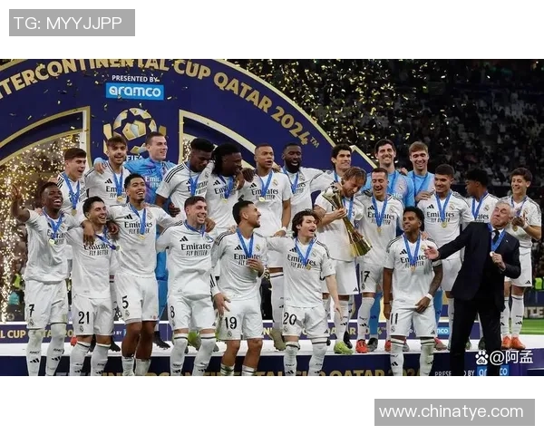 英超赛场巴萨与多特蒙德战平引发转会风波全场沸腾