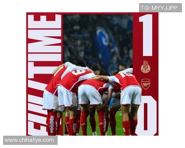 足总杯激战曼联与波尔图平局红牌事件引发全场热议与争议 足总杯激战曼联与波尔图平局红牌事件引发全场热议与争议