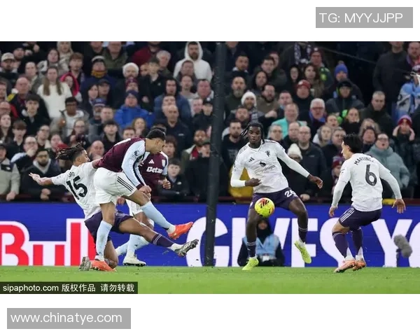 足总杯惊天冷门曼联大胜那不勒斯红牌事件引发全场热议