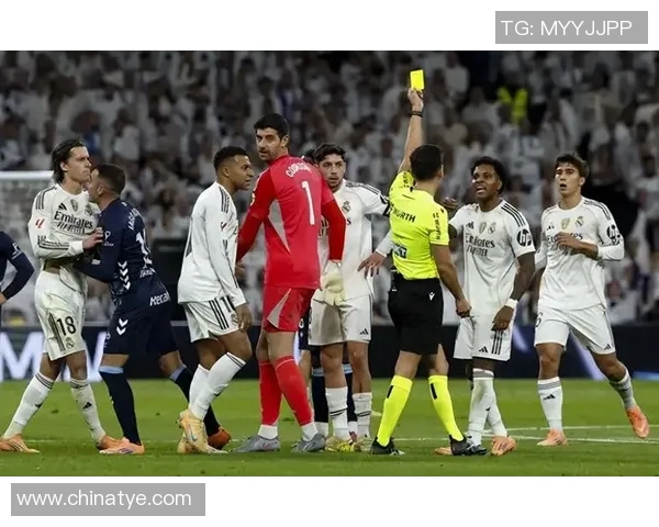 意甲焦点战国米大胜皇马乌龙球引发争议判罚全场沸腾 意甲焦点战国米大胜皇马乌龙球引发争议判罚全场沸腾