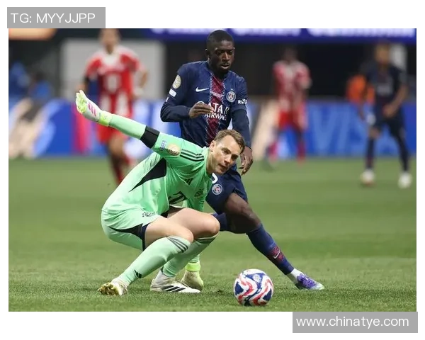 英超激战曼城险胜巴黎圣日耳曼乌龙球成比赛转折点引发热议