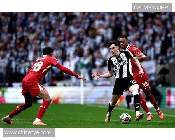 西甲激战曼城与利物浦战平逆转瞬间点燃全场激情与转会传闻