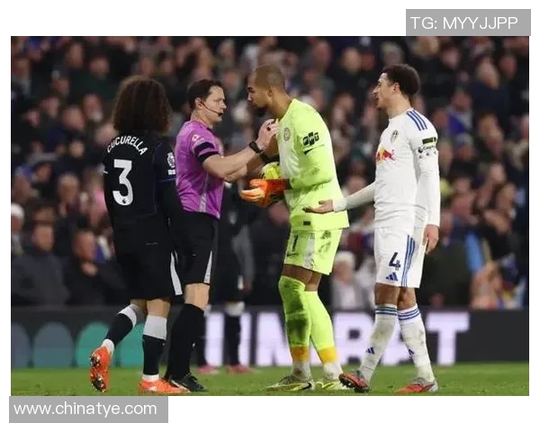 友谊赛精彩瞬间里昂逆转本菲卡帽子戏法引发争议判罚